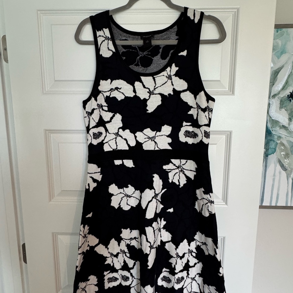 Ann Taylor- Floral Black, Blue and White Dress Size M